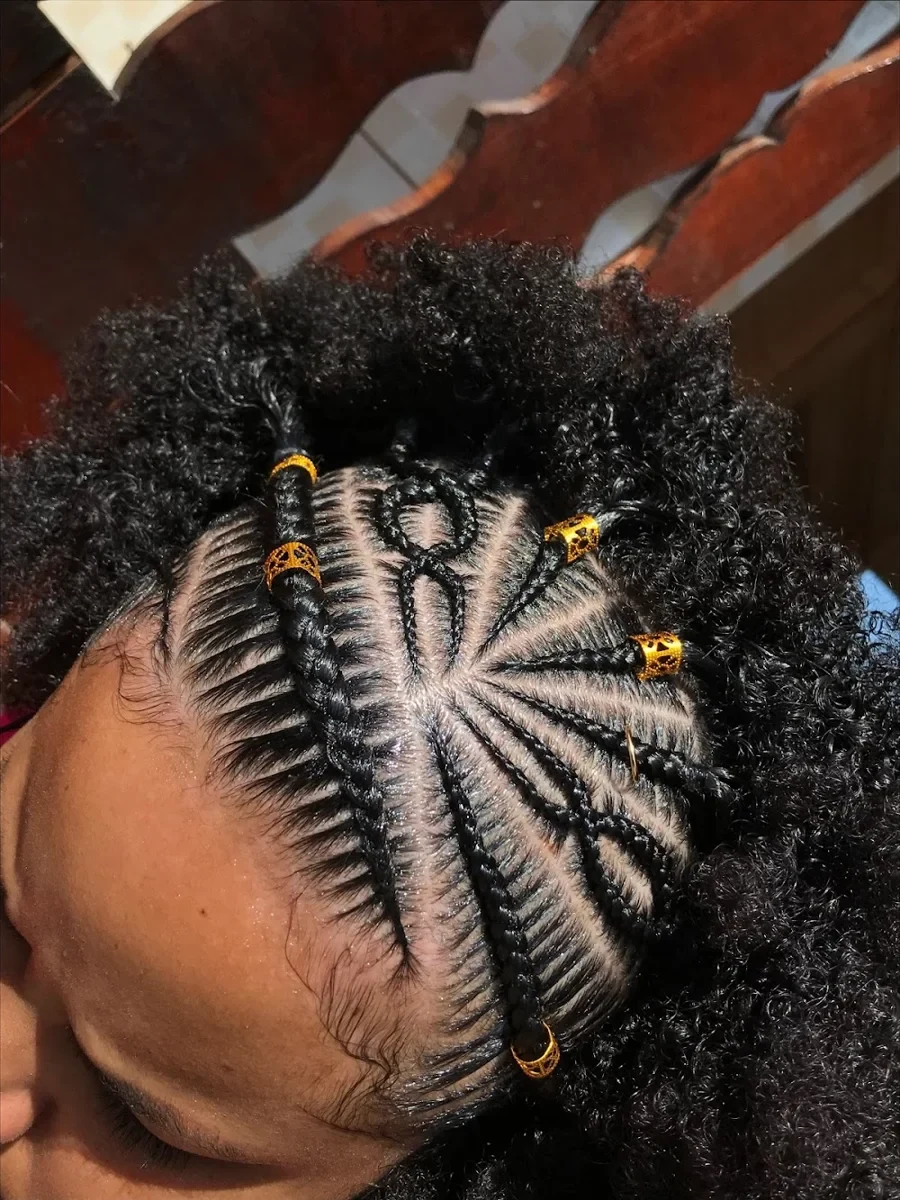 Tranças com desenho e acabamento detalhado